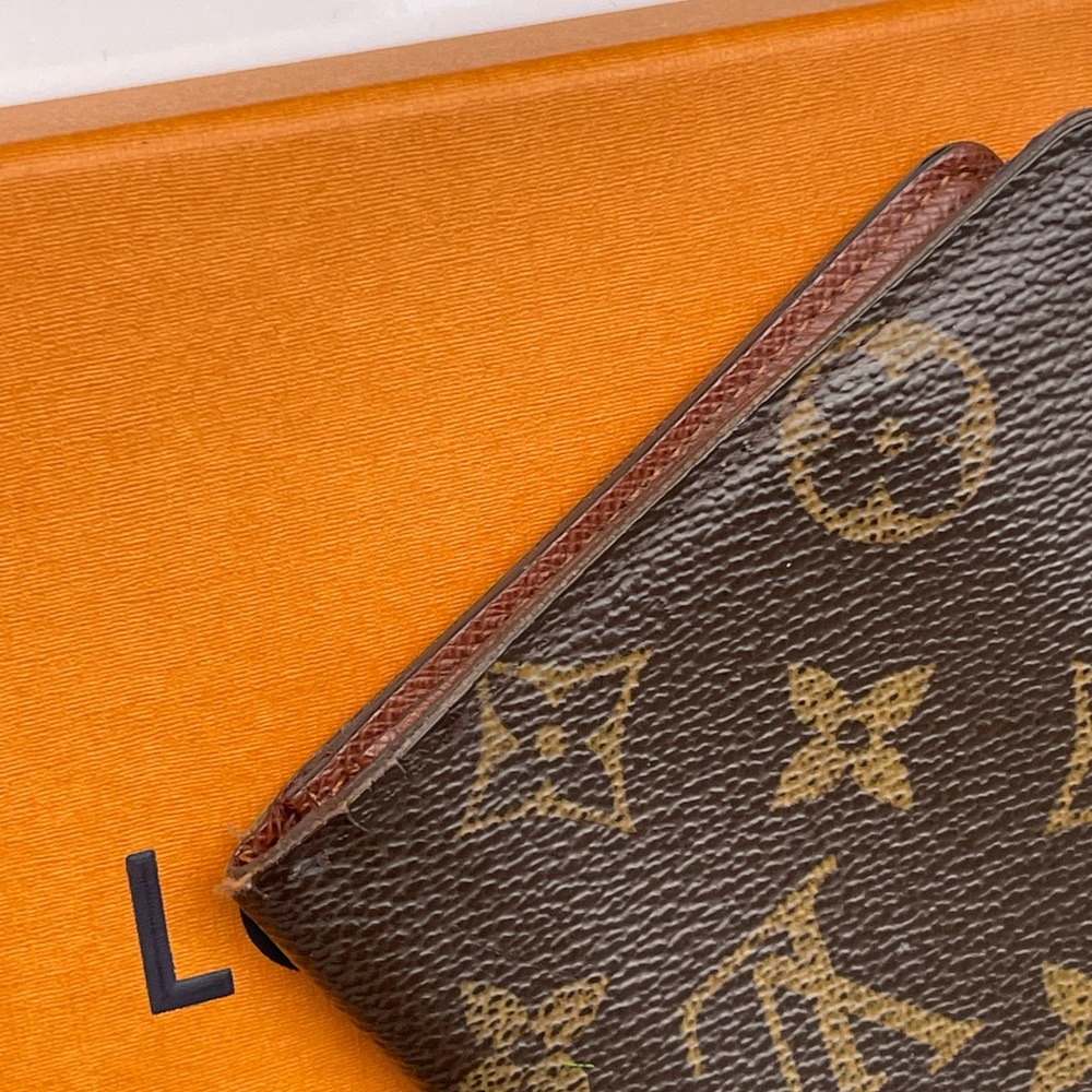 Louis Vuitton Men’s Wallet - Picture 13 of 14